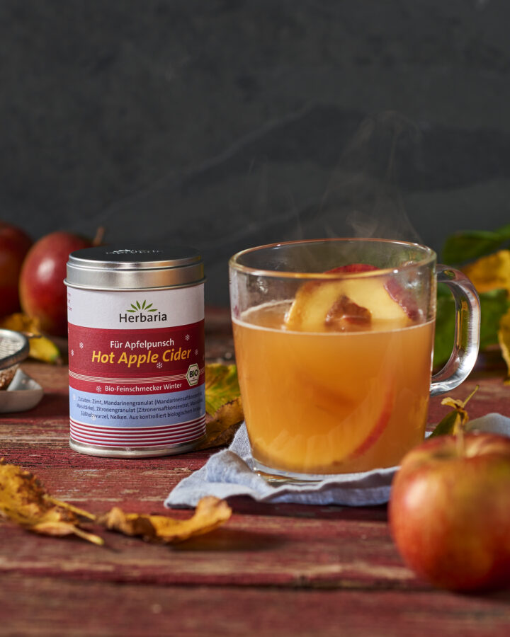 heißer Apple Cider mit WASGAU und Herbaria