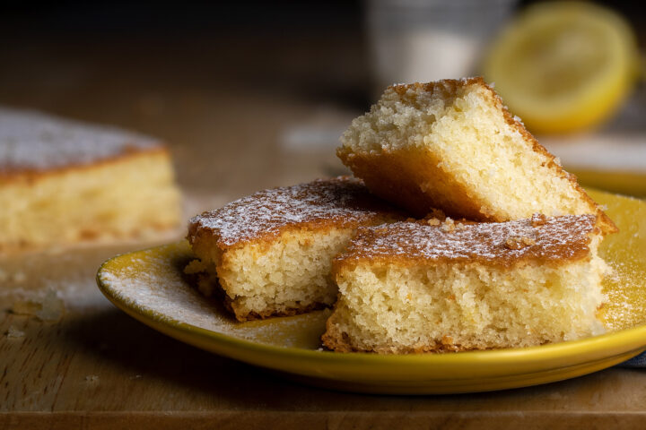 Lecker und saftig ist dieser Käsekuchen vom Blech. Backen mit WASGAU ist ganz einfach