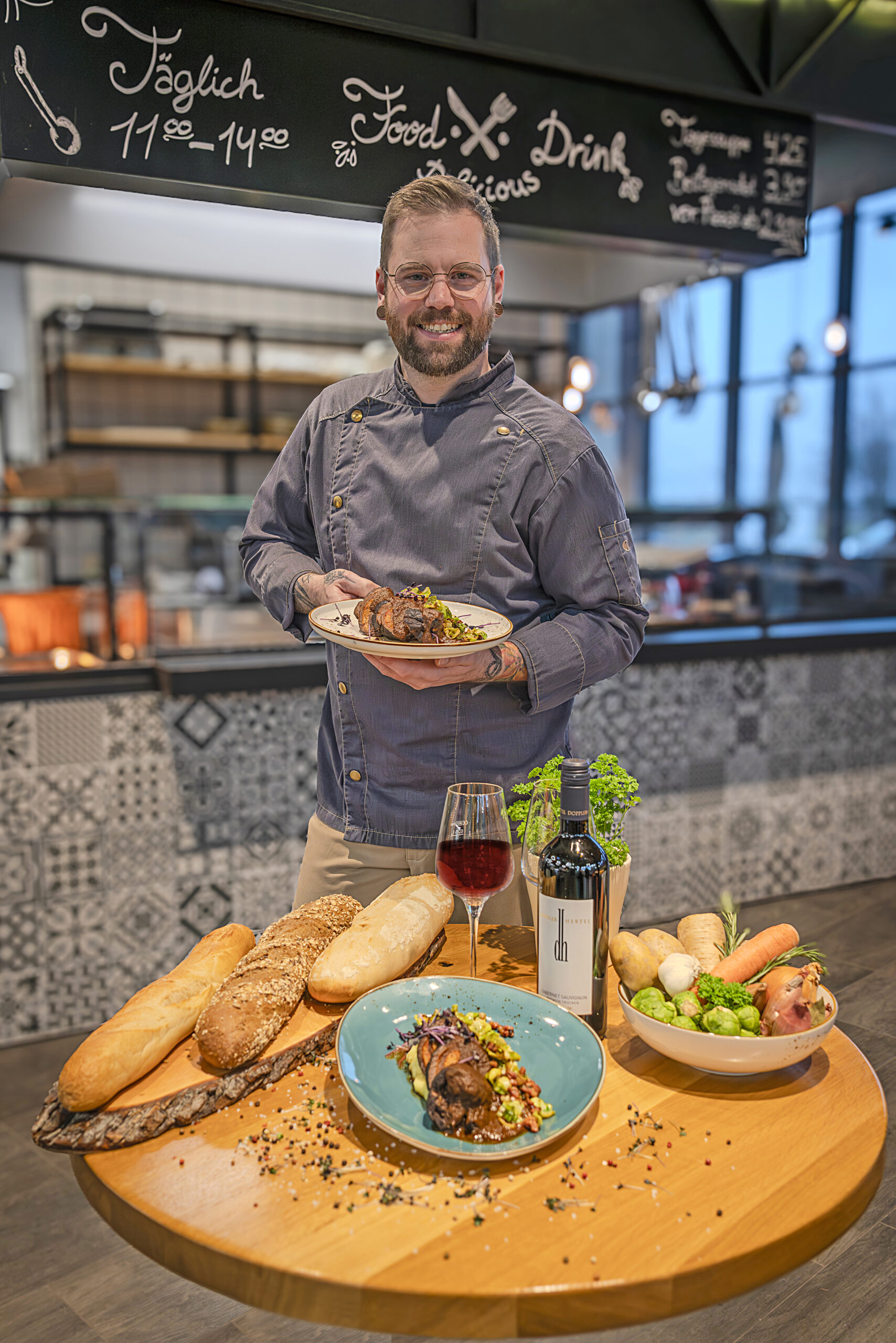 Kochen mit Erik, zu Ostern gibt es WASGAU Rinderrouladen mit Rosenkohl und Stampes, dazu den passenden Wein aus der Pfalz