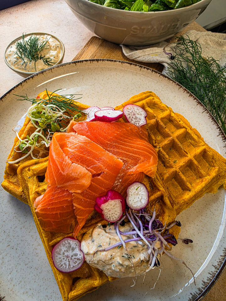 Kürbis-Waffeln mit Lachs - Rezept Bild