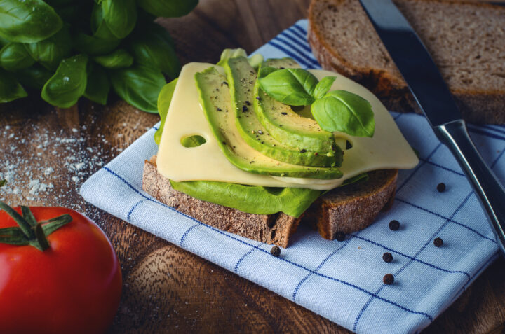 herrliches Sandwichrezept für ein Avocado Toast mit Old Amsterdam Käse