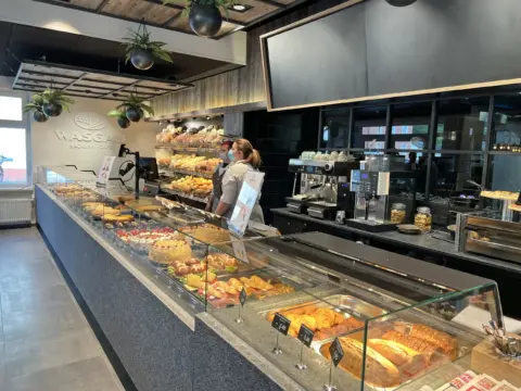 WASGAU Bäckerei-Theke in Dahn