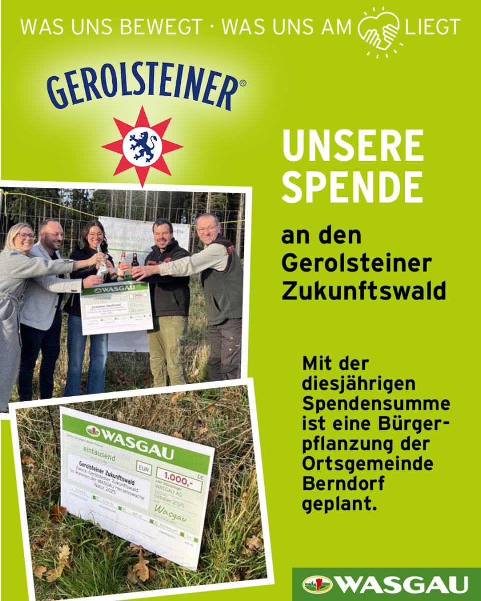 Fünf Personen halten im Freien einen großen Spendenscheck und werben für eine Baumpflanzaktion von Gerolsteiner und Wasgau - gemeinsam für eine grüne Zukunft.