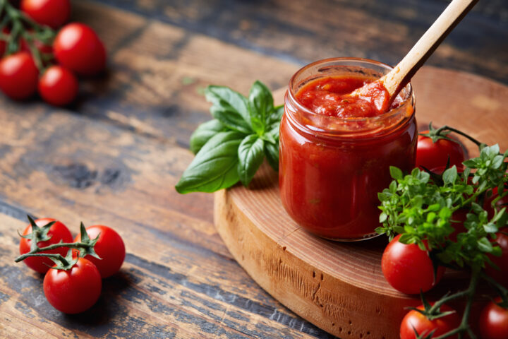 Klassische Tomatensoße schnell und einfach zubereiten. Pasta wie aus Italien.