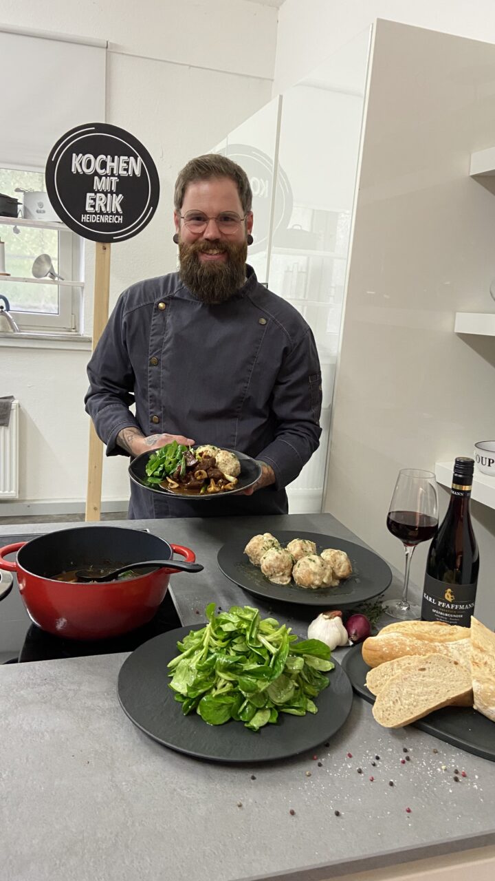 Kochen mit Erik und WASGAU: deftiges Boeuf Bourguignon mit Semmelknödel und Feldsalat