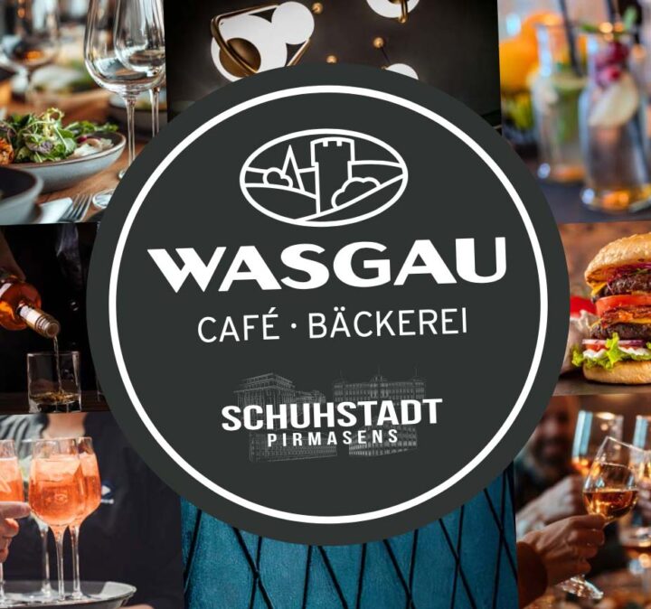 Rundes WASGAU Bäckerei-Café-Logo, zentriert über einer Collage aus Getränken, Burgern, Salaten und einer Person, die ein Getränk einschenkt - so wird der lebendige Geist der Schuhstadt eingefangen.