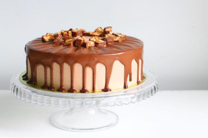 Snickers Kühlschranktorte - Rezept Bild