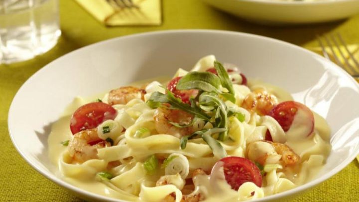 Tagliatelle mit Garnelen-Limetten-Hollandaise - Rezept Bild