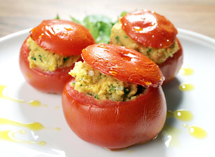 Gefüllte Tomaten mit WASGAU-Bulgur-Salat